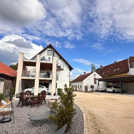 Idyllische Ferienwohnungen In Mossendorf ブルクレンゲンフェルト エクステリア 写真